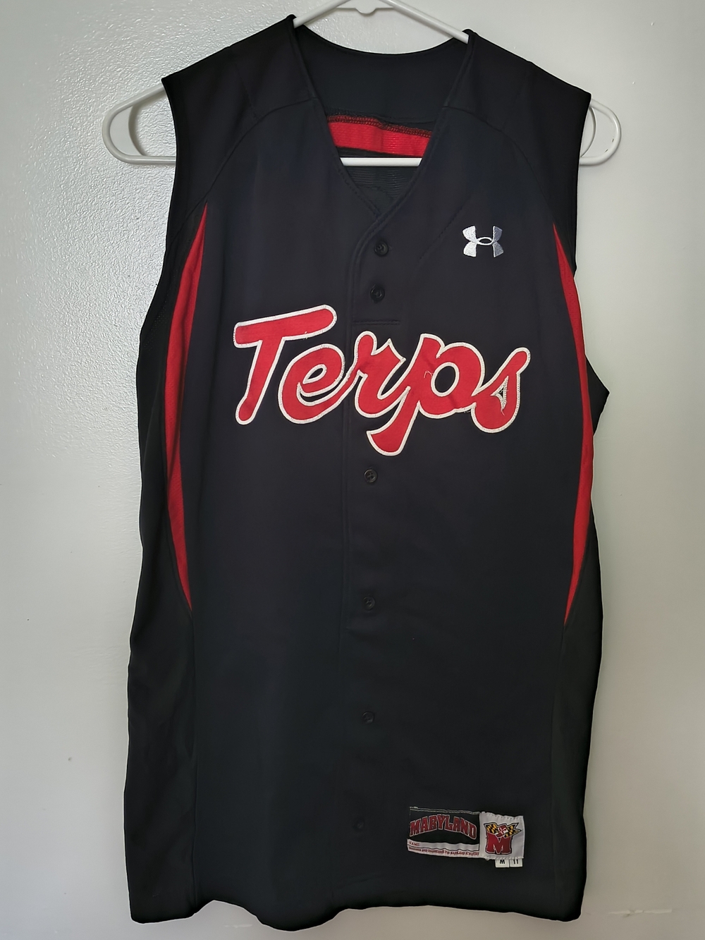 Under Armour Maryland Black and Red Athletic Jersey Label
